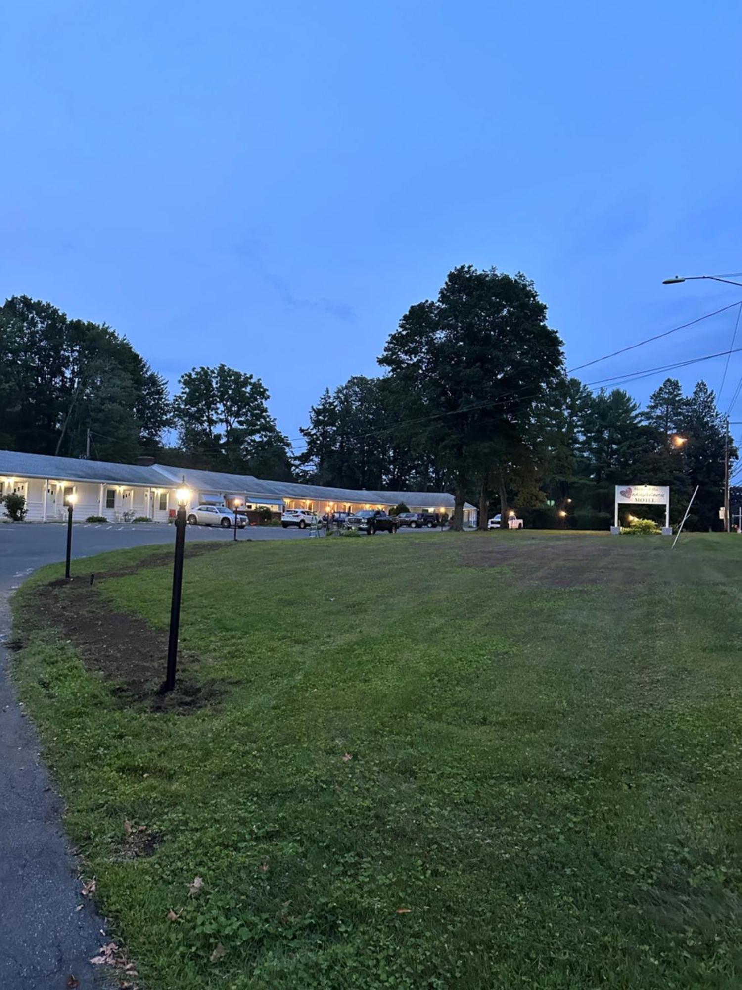 Heart Of The Berkshires Motel Pittsfield Dış mekan fotoğraf