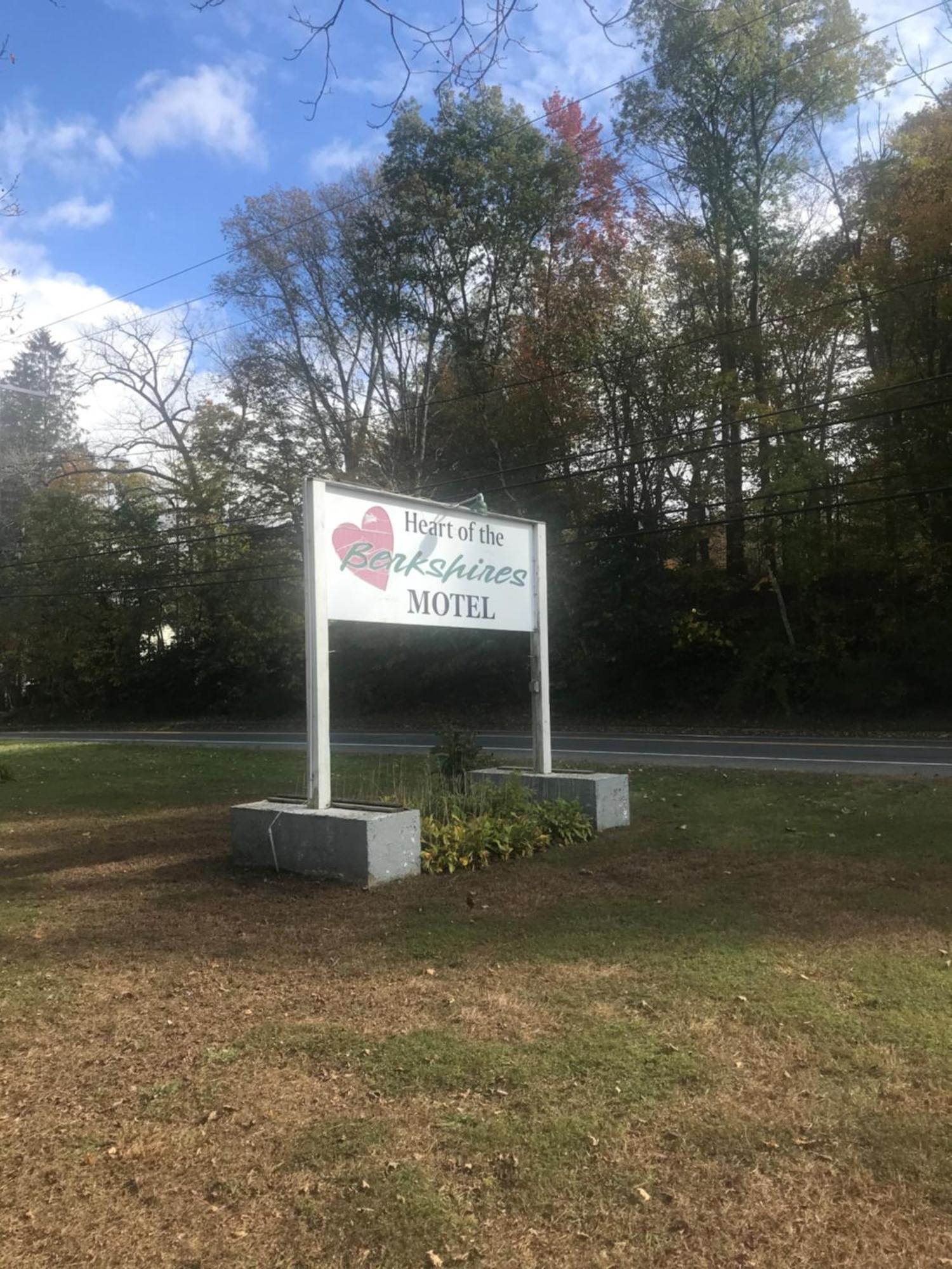 Heart Of The Berkshires Motel Pittsfield Dış mekan fotoğraf